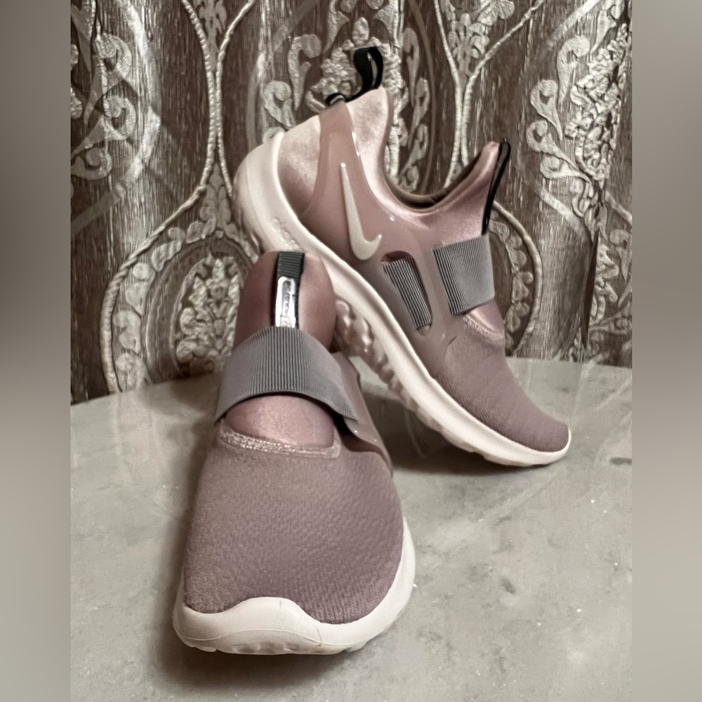 Nike Renew Freedom Womens 11 NWOT
